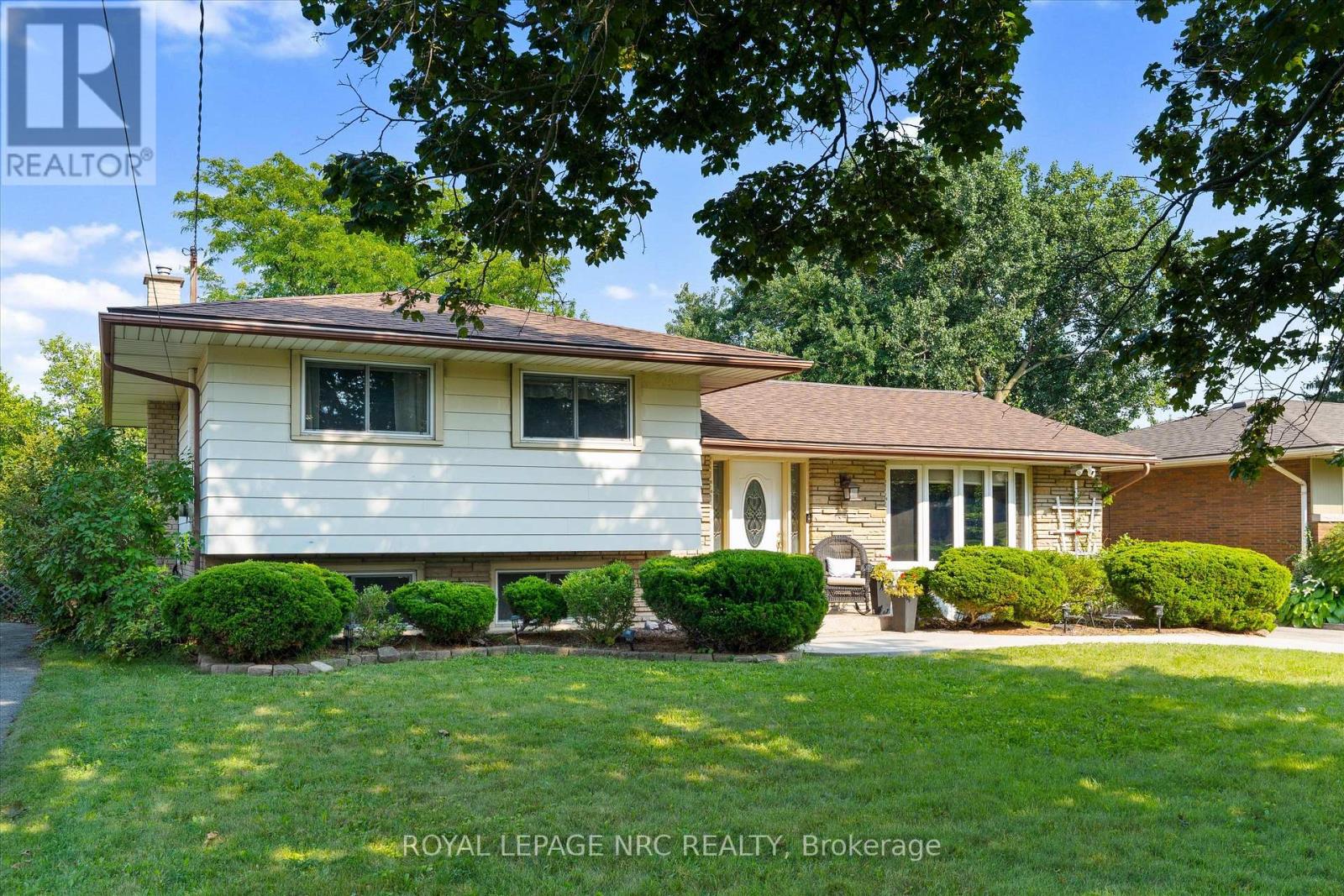 17 JOANNA DRIVE, St. Catharines, Ontario