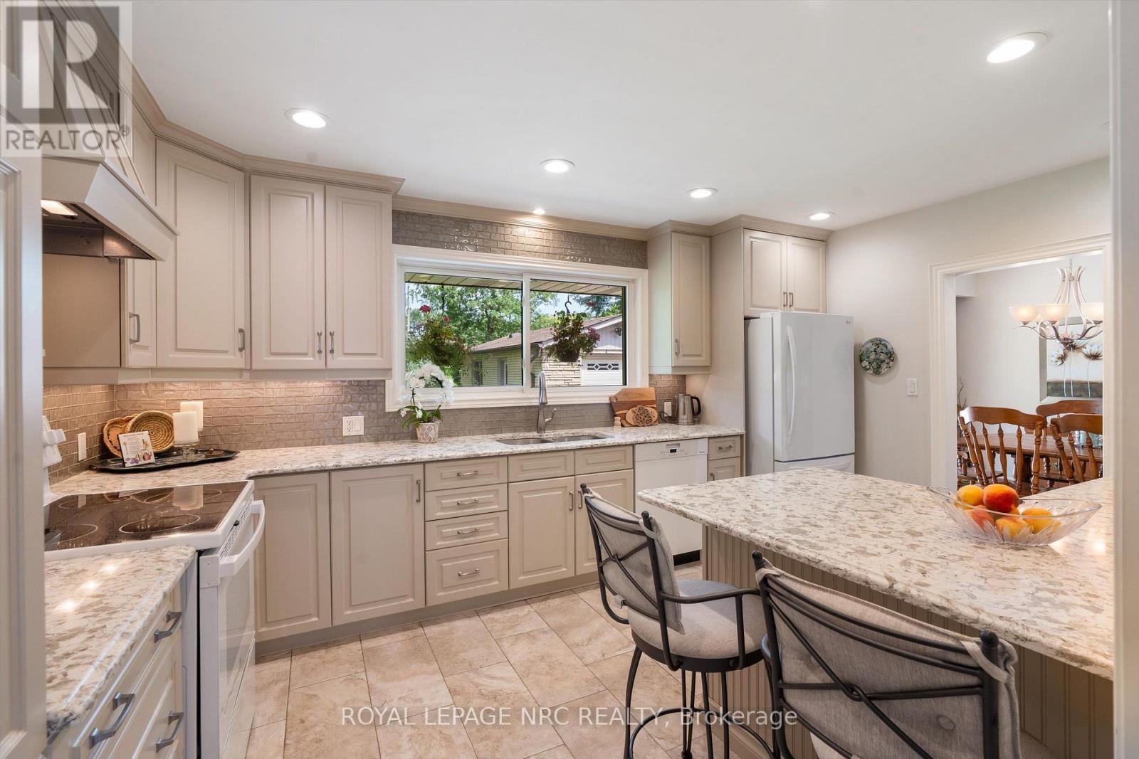 17 Joanna Drive, St. Catharines, Ontario  L2N 1V1 - Photo 10 - X13680826