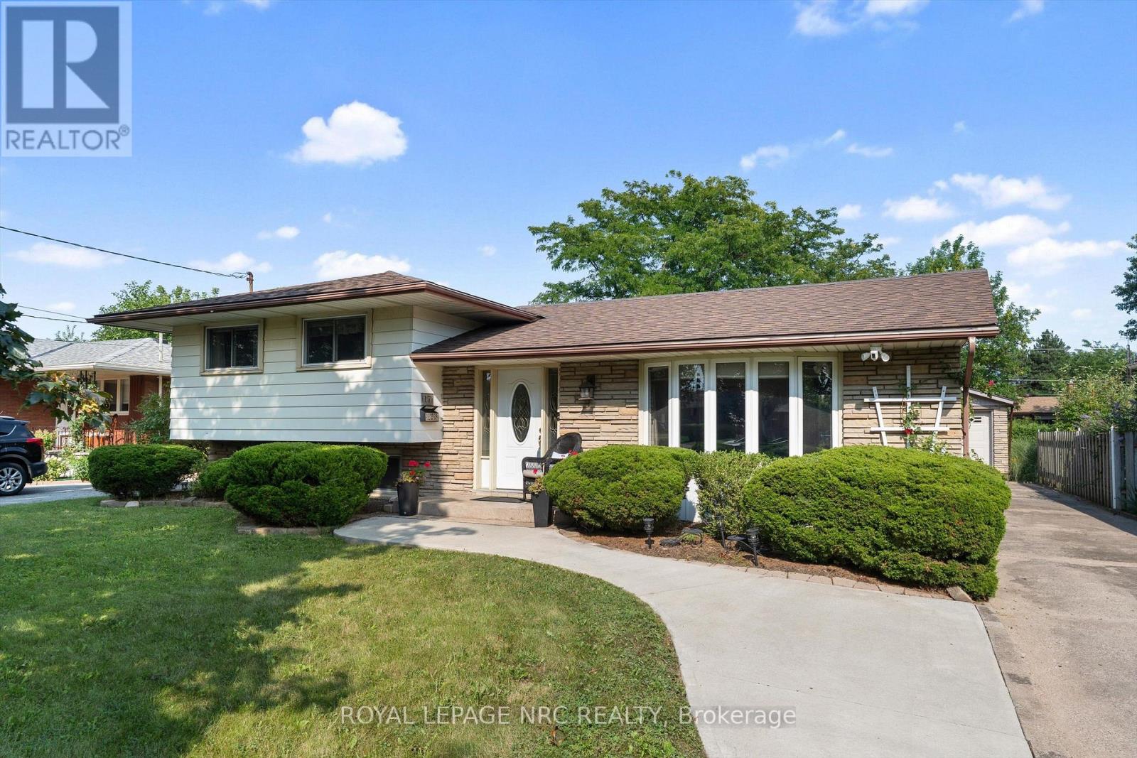 17 Joanna Drive, St. Catharines, Ontario  L2N 1V1 - Photo 2 - X13680826