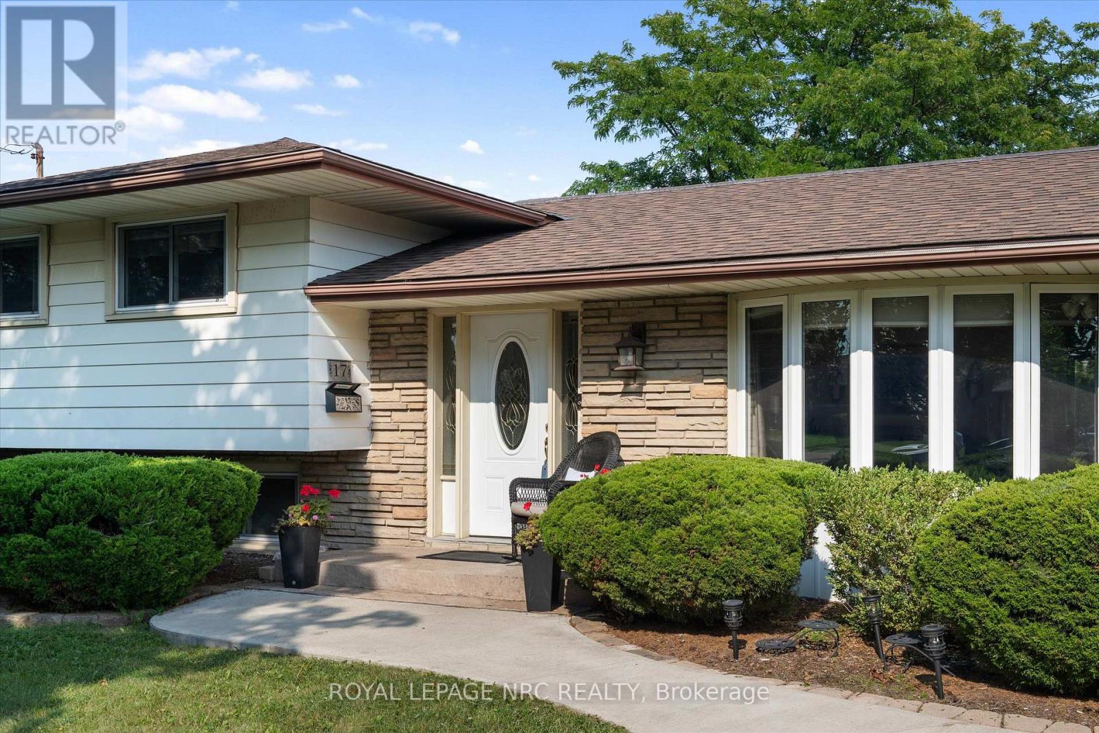 17 Joanna Drive, St. Catharines, Ontario  L2N 1V1 - Photo 3 - X13680826