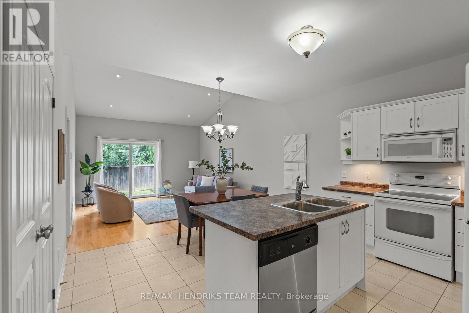 58 Videl Crescent N, St. Catharines, Ontario  L2W 0A3 - Photo 10 - X13681606
