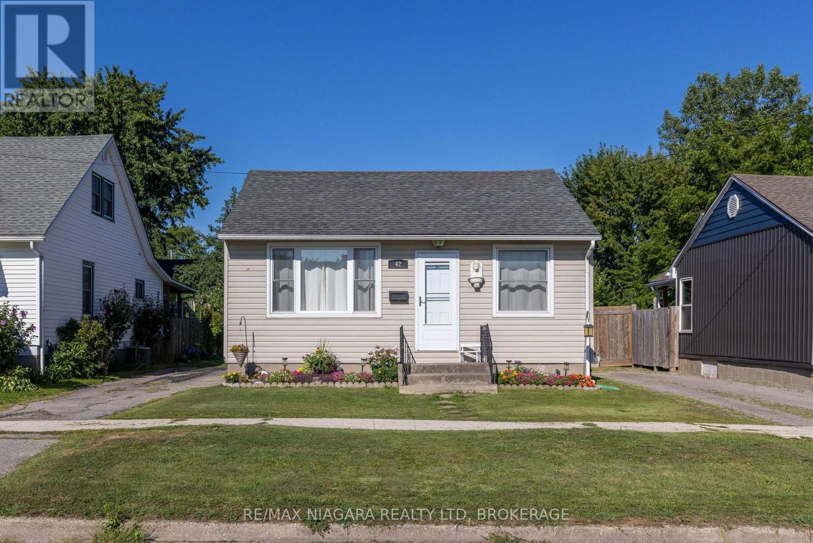 42 DOUGLAS STREET, Fort Erie, Ontario