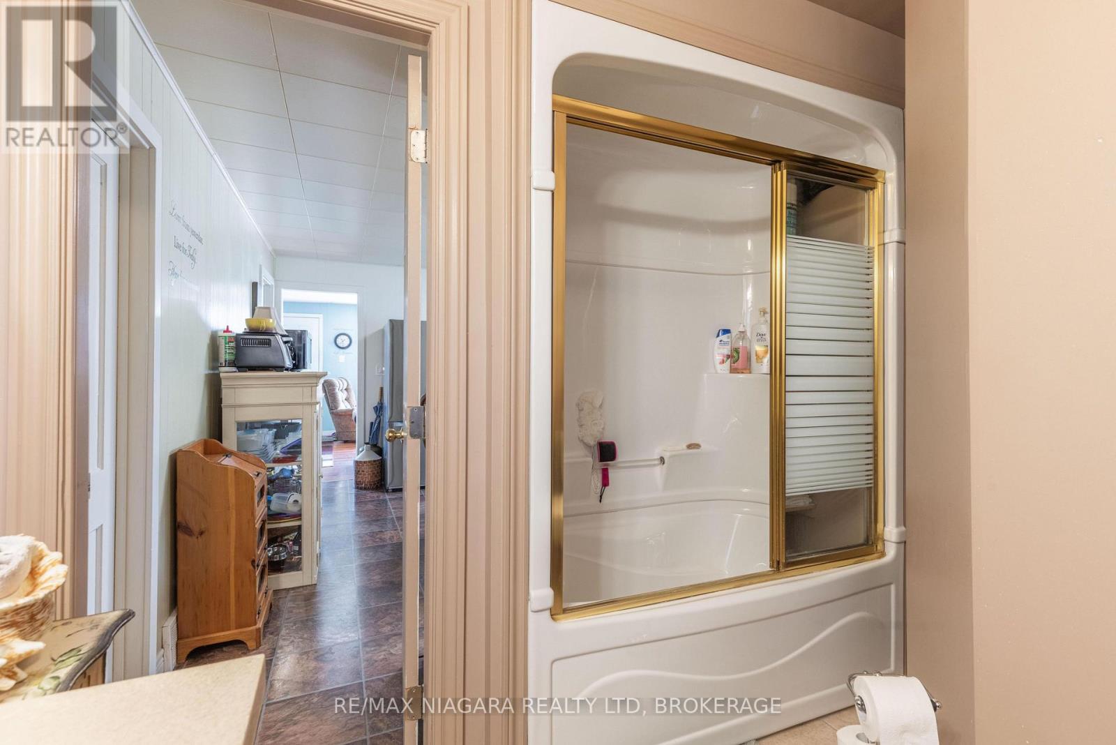 42 Douglas Street, Fort Erie, Ontario  L2A 3W5 - Photo 12 - X13681616