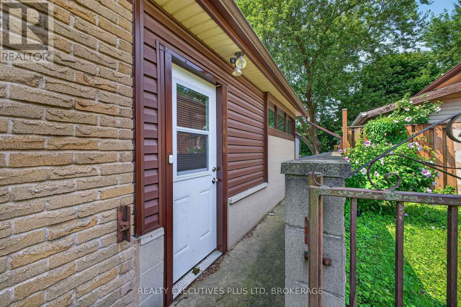 6245 Pitton Road, Niagara Falls, Ontario  L2H 1S2 - Photo 6 - X13681782