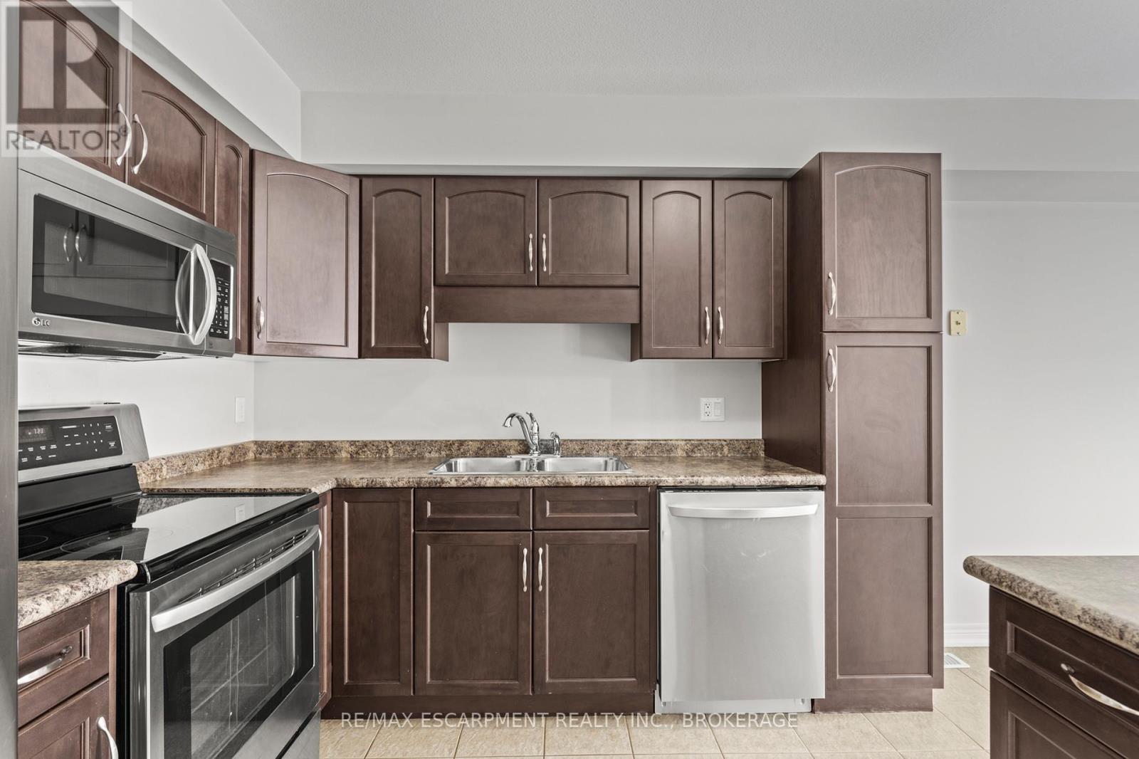 Main - 141 Winterberry Boulevard, Thorold, Ontario  L2V 5G6 - Photo 11 - X13681828