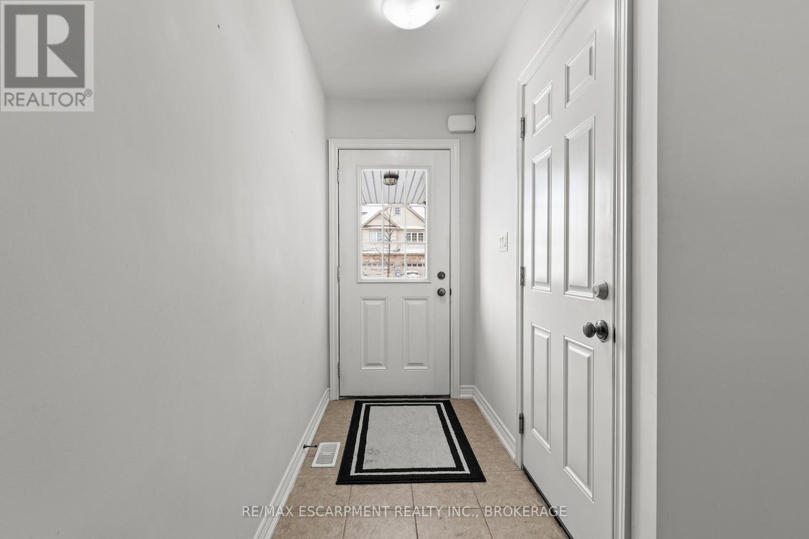 Main - 141 Winterberry Boulevard, Thorold, Ontario  L2V 5G6 - Photo 5 - X13681828