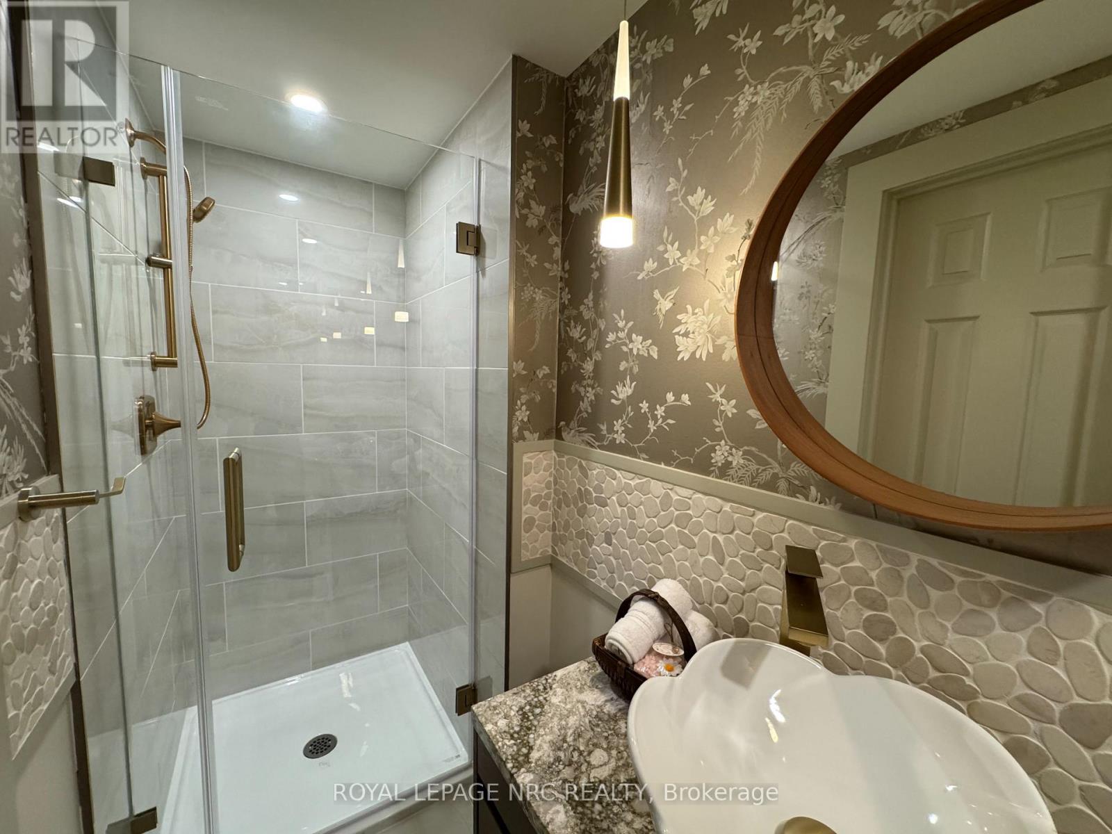 5 Victoria Street, St. Catharines, Ontario  L2S 2K8 - Photo 17 - X13682046