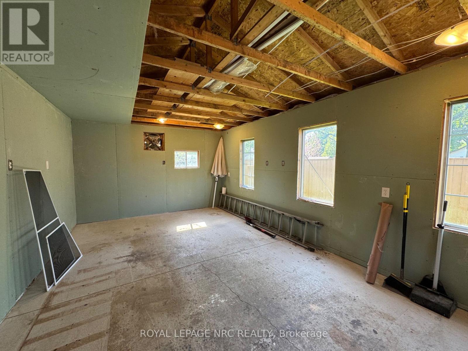 5 Victoria Street, St. Catharines, Ontario  L2S 2K8 - Photo 35 - X13682046