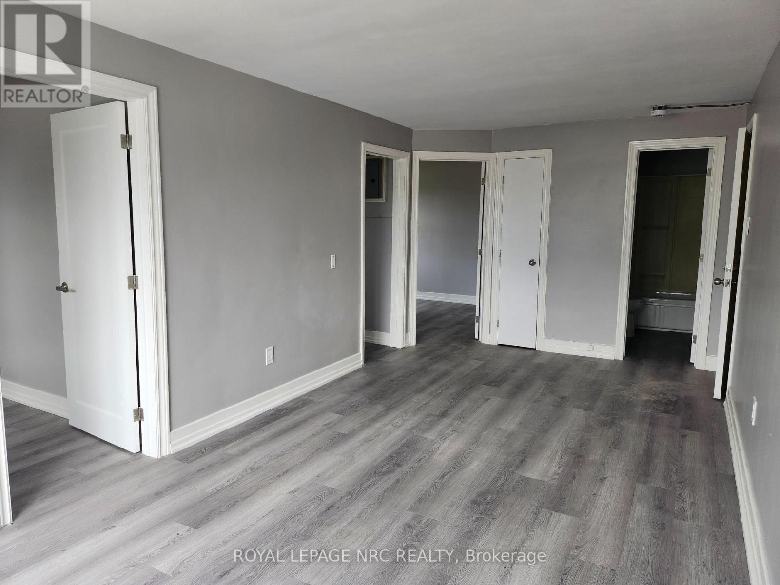 1 - 476 East Main Street, Welland, Ontario  L3B 3X6 - Photo 3 - X13682120
