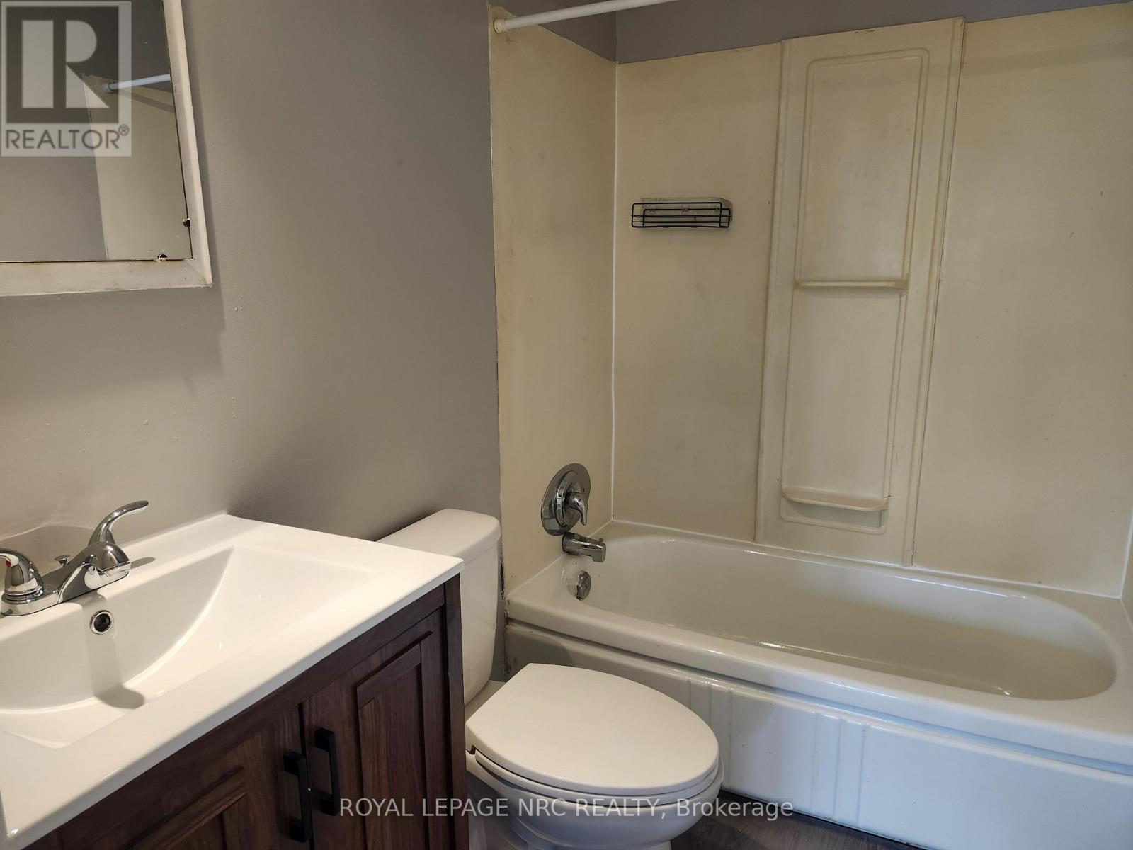 1 - 476 East Main Street, Welland, Ontario  L3B 3X6 - Photo 8 - X13682120