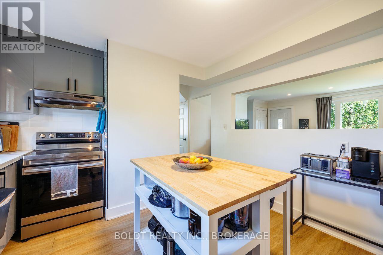 47 Brackencrest Road, St. Catharines, Ontario  L2P 3K7 - Photo 5 - X13682428
