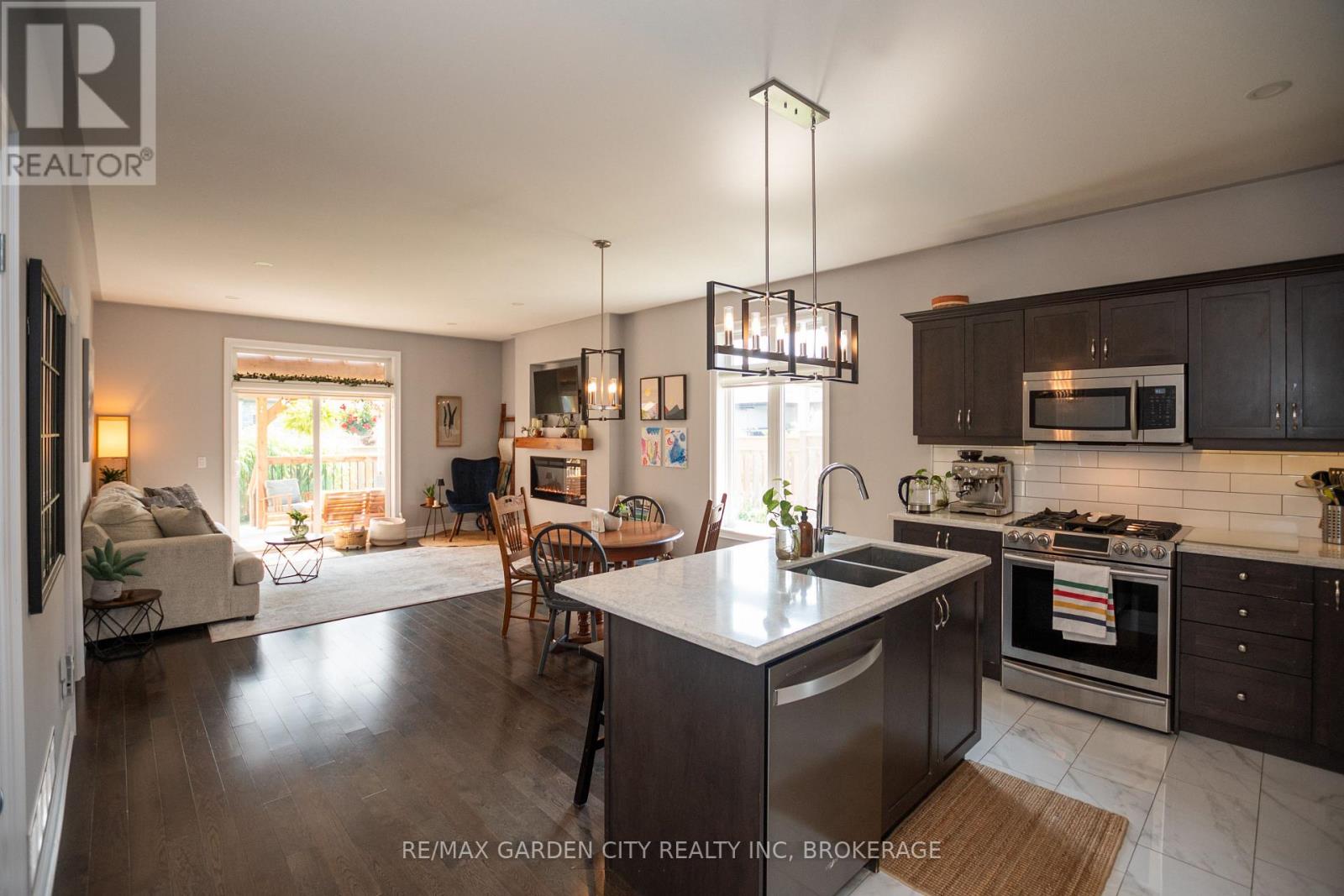 4073 Village Creek Drive, Fort Erie, Ontario  L0S 1S0 - Photo 11 - X13682680