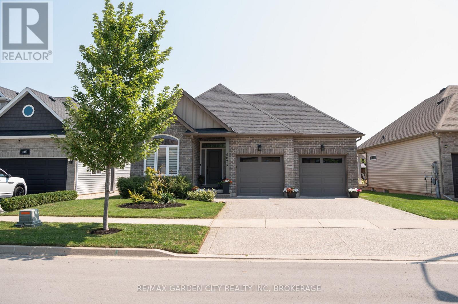 4073 Village Creek Drive, Fort Erie, Ontario  L0S 1S0 - Photo 3 - X13682680