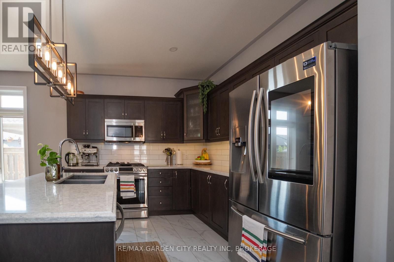 4073 Village Creek Drive, Fort Erie, Ontario  L0S 1S0 - Photo 9 - X13682680