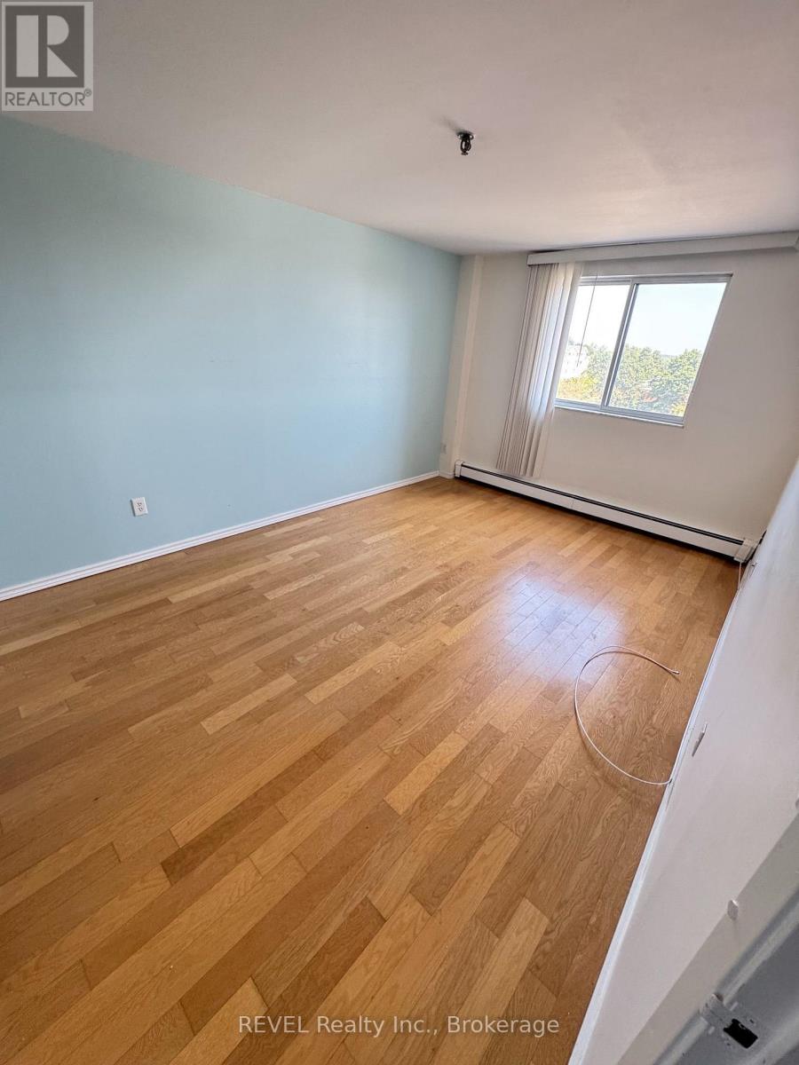 401 - 3955 Portage Road, Niagara Falls, Ontario  L2J 3W2 - Photo 17 - X13683194