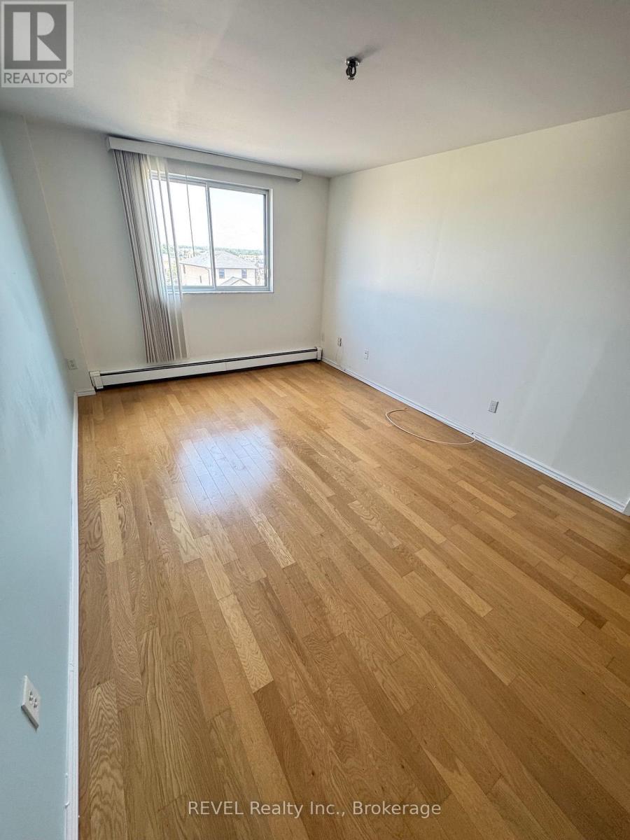 401 - 3955 Portage Road, Niagara Falls, Ontario  L2J 3W2 - Photo 18 - X13683194