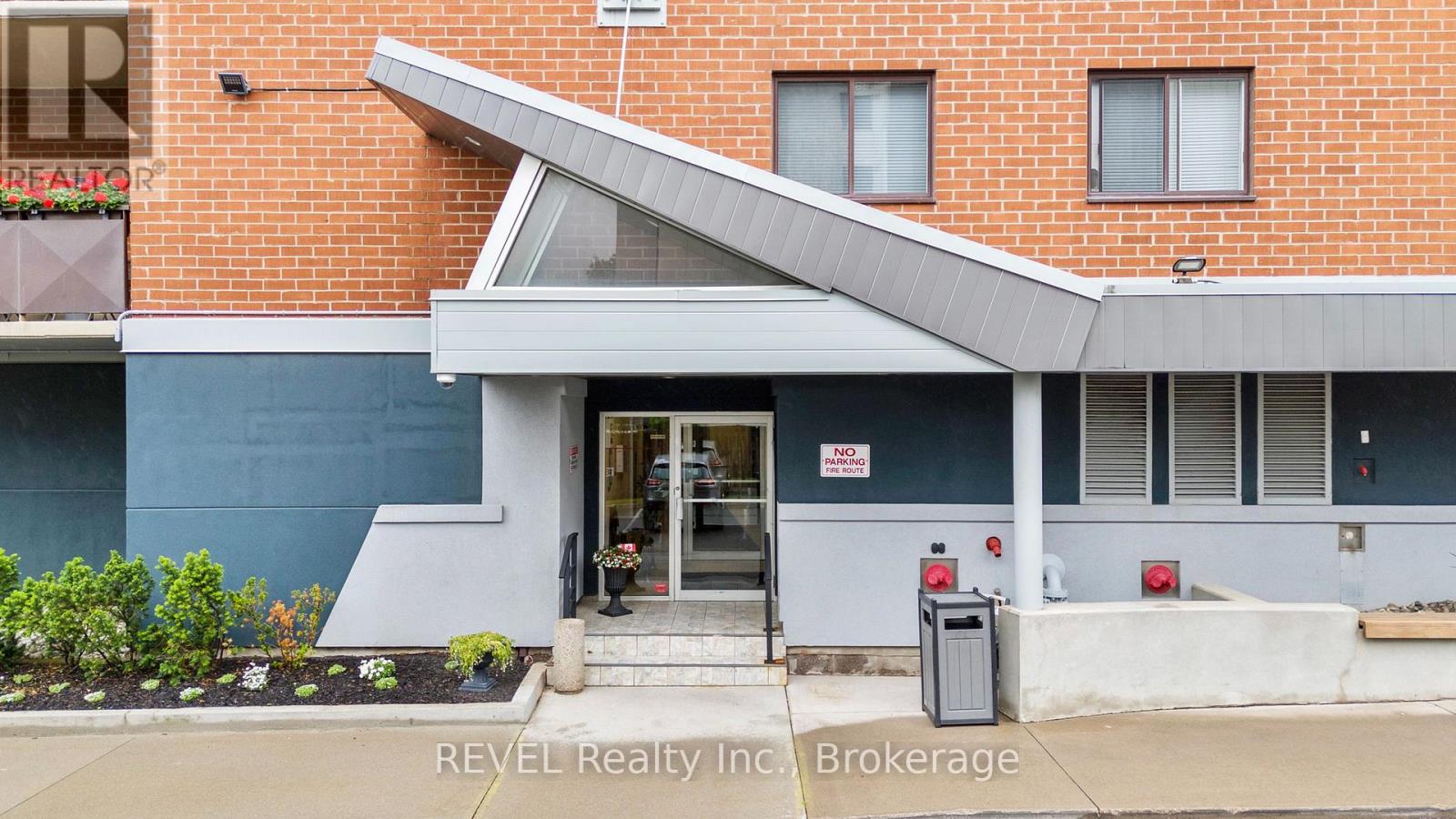 401 - 3955 Portage Road, Niagara Falls, Ontario  L2J 3W2 - Photo 4 - X13683194