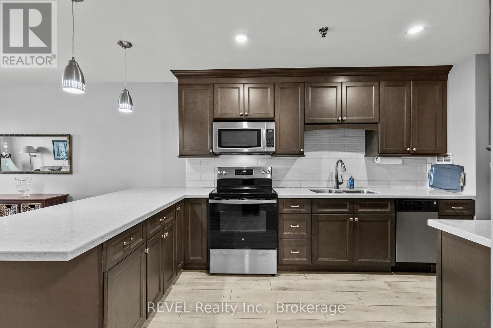 401 - 3955 Portage Road, Niagara Falls, Ontario  L2J 3W2 - Photo 6 - X13683194