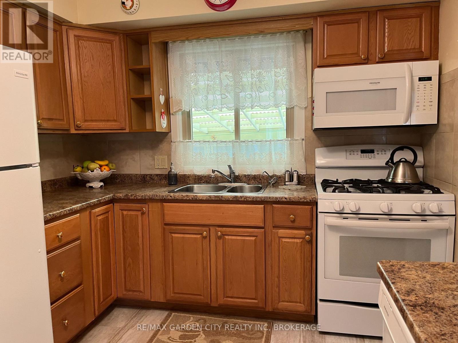205 Rykert Street, St. Catharines, Ontario  L2S 2B5 - Photo 5 - X13683456