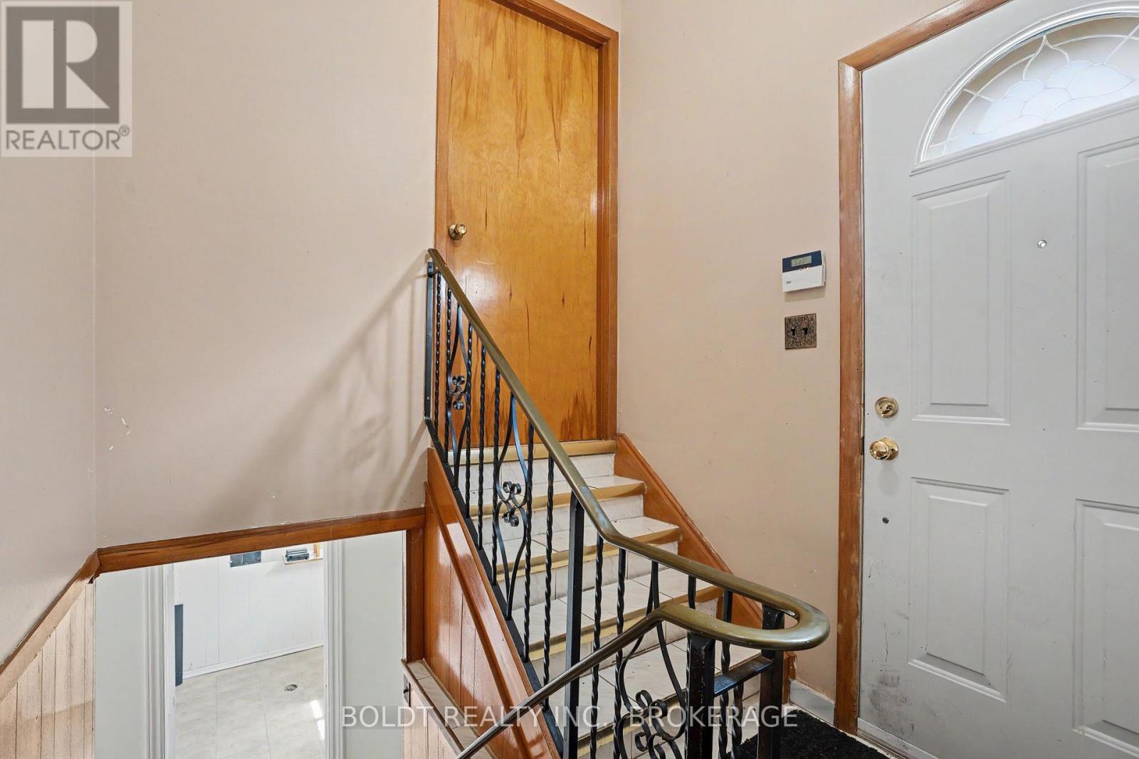 5568 Drummond Road, Niagara Falls, Ontario  L2G 4L3 - Photo 10 - X13683874
