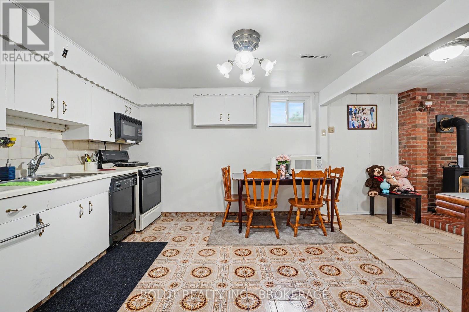 5568 Drummond Road, Niagara Falls, Ontario  L2G 4L3 - Photo 11 - X13683874