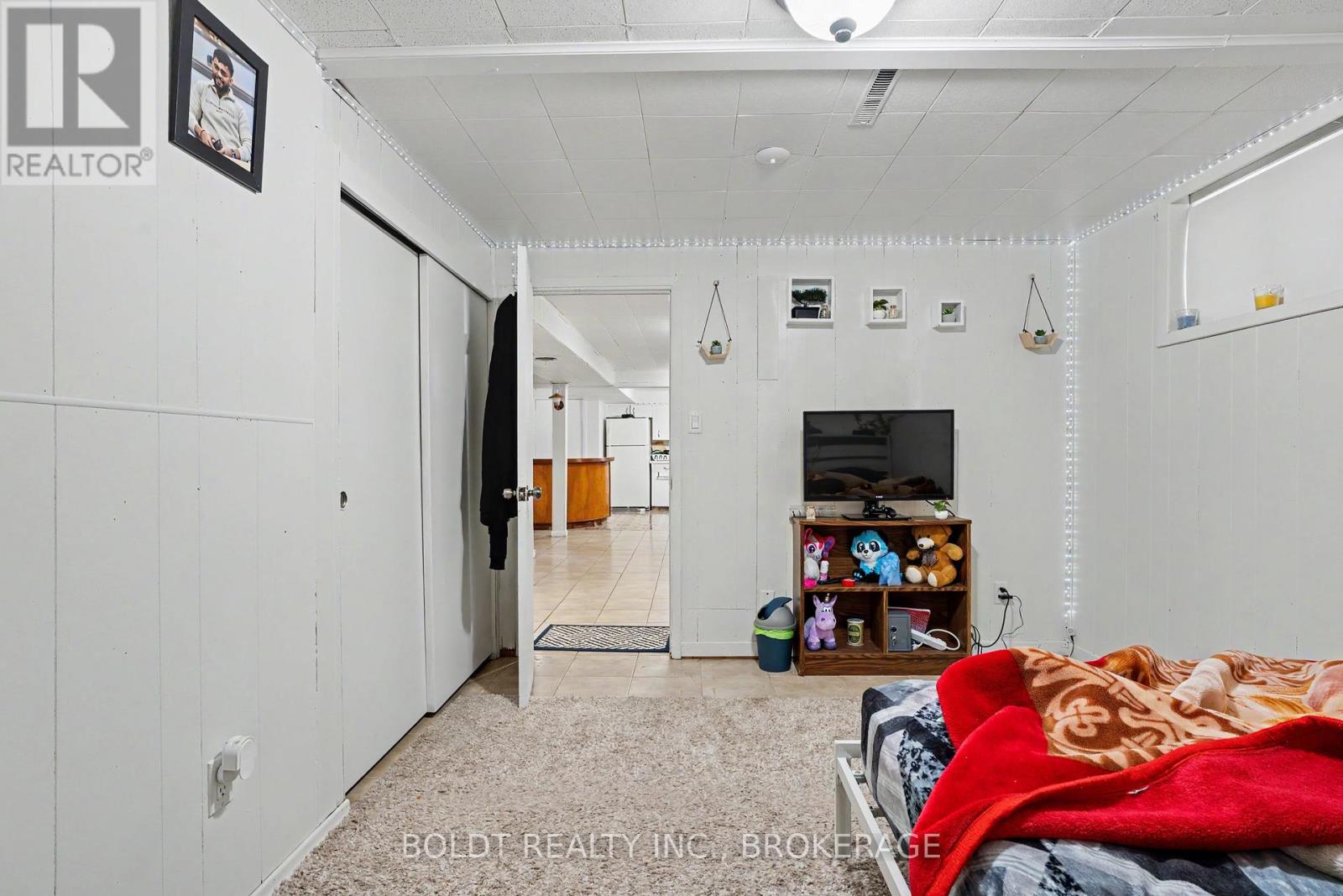 5568 Drummond Road, Niagara Falls, Ontario  L2G 4L3 - Photo 18 - X13683874