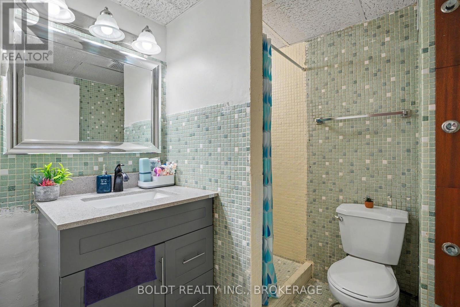 5568 Drummond Road, Niagara Falls, Ontario  L2G 4L3 - Photo 20 - X13683874
