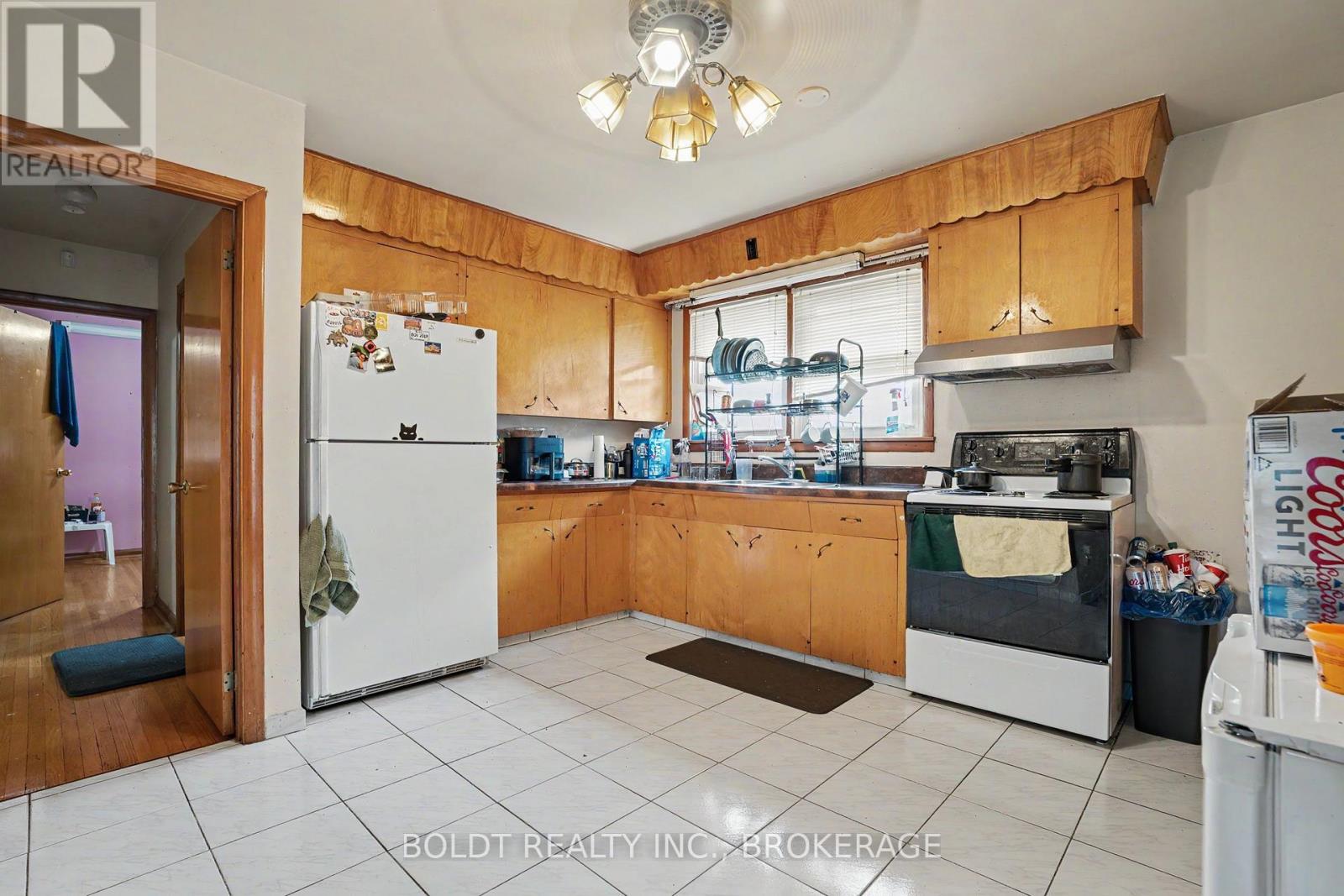 5568 Drummond Road, Niagara Falls, Ontario  L2G 4L3 - Photo 3 - X13683874