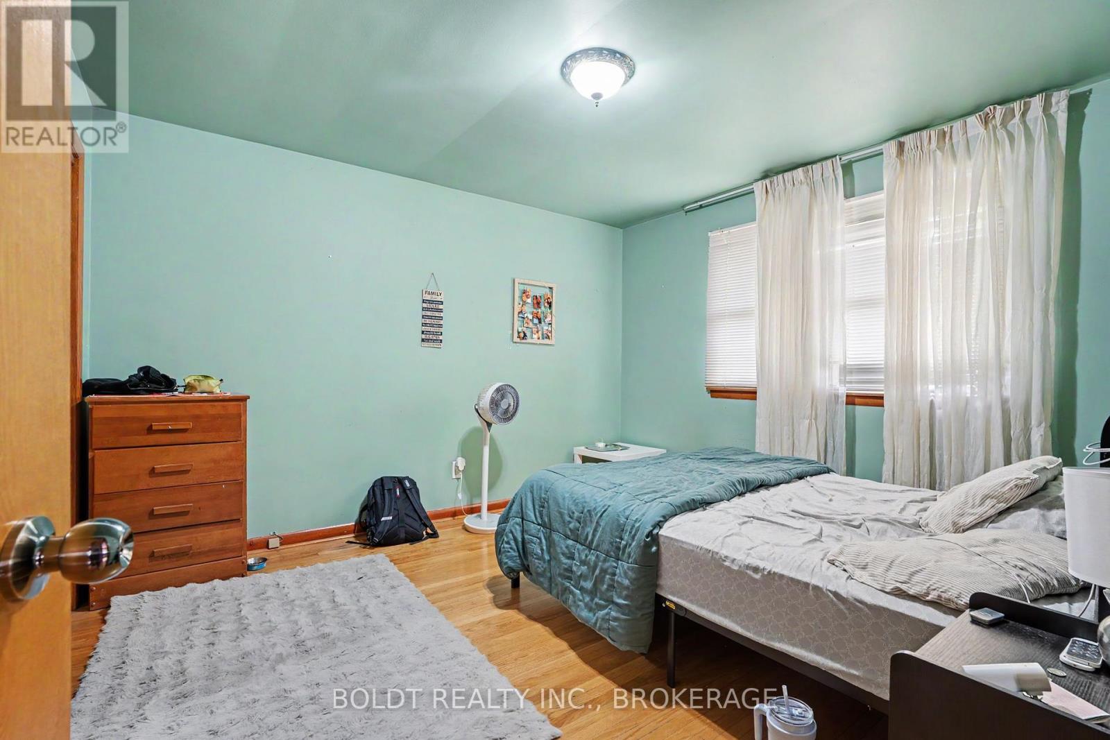 5568 Drummond Road, Niagara Falls, Ontario  L2G 4L3 - Photo 6 - X13683874