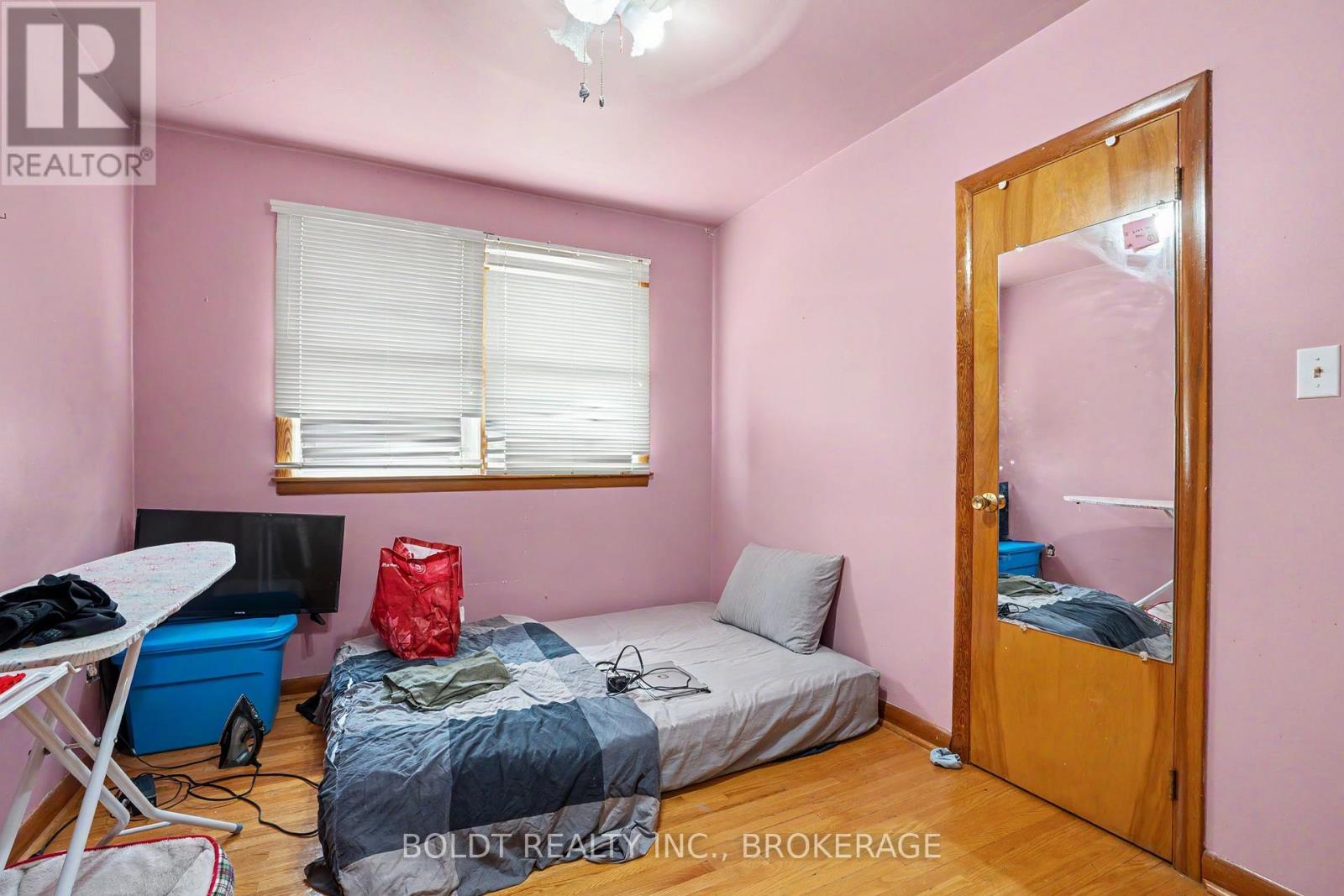5568 Drummond Road, Niagara Falls, Ontario  L2G 4L3 - Photo 9 - X13683874