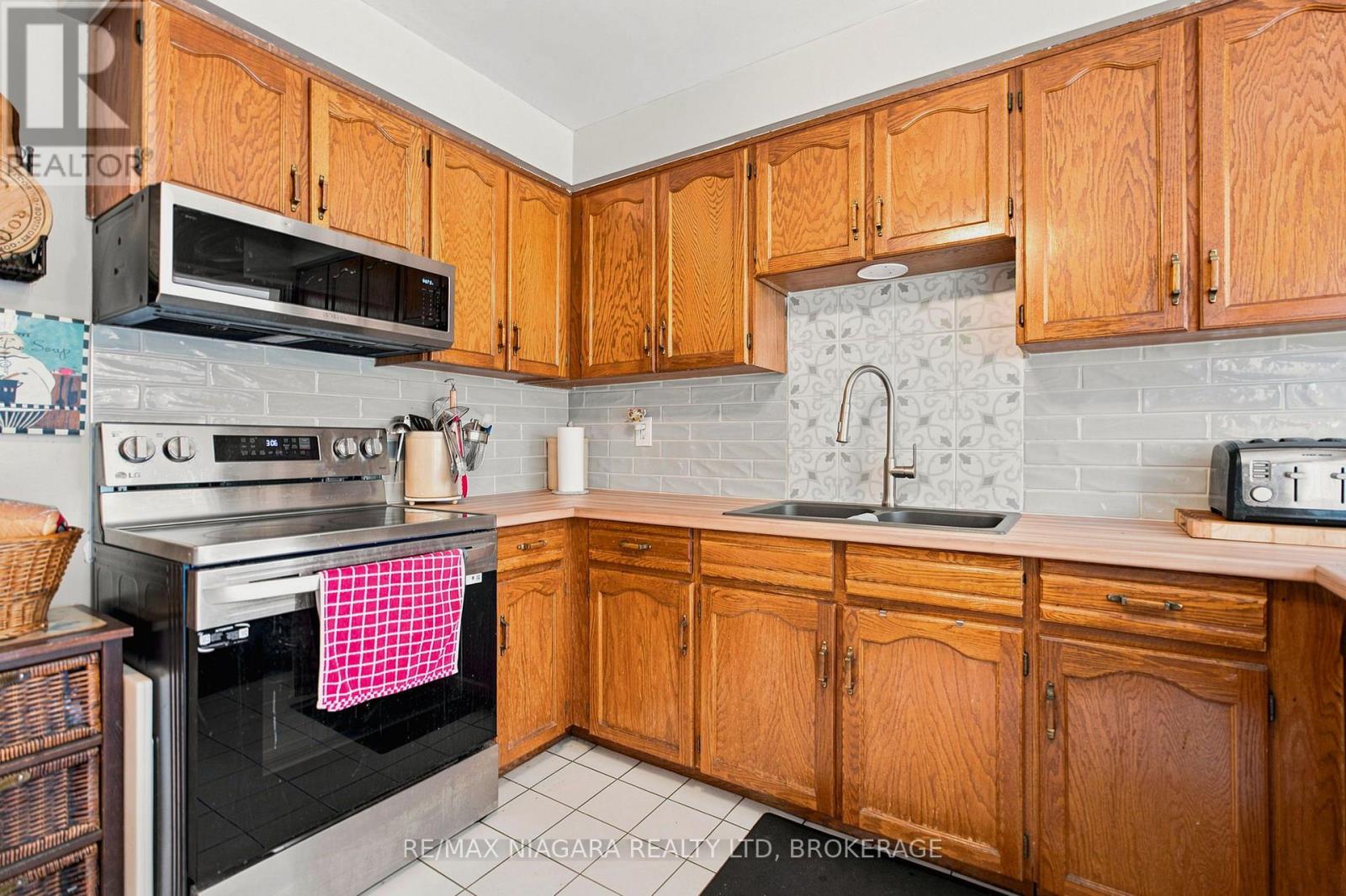 50 Barbican Trail, St. Catharines, Ontario  L2T 4A3 - Photo 12 - X13684218