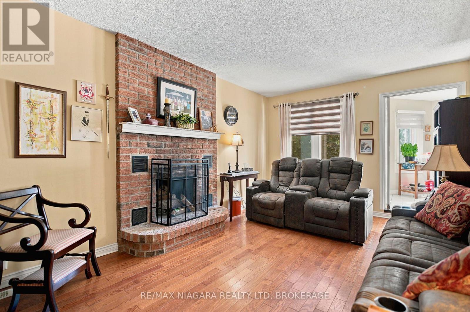 50 Barbican Trail, St. Catharines, Ontario  L2T 4A3 - Photo 8 - X13684218