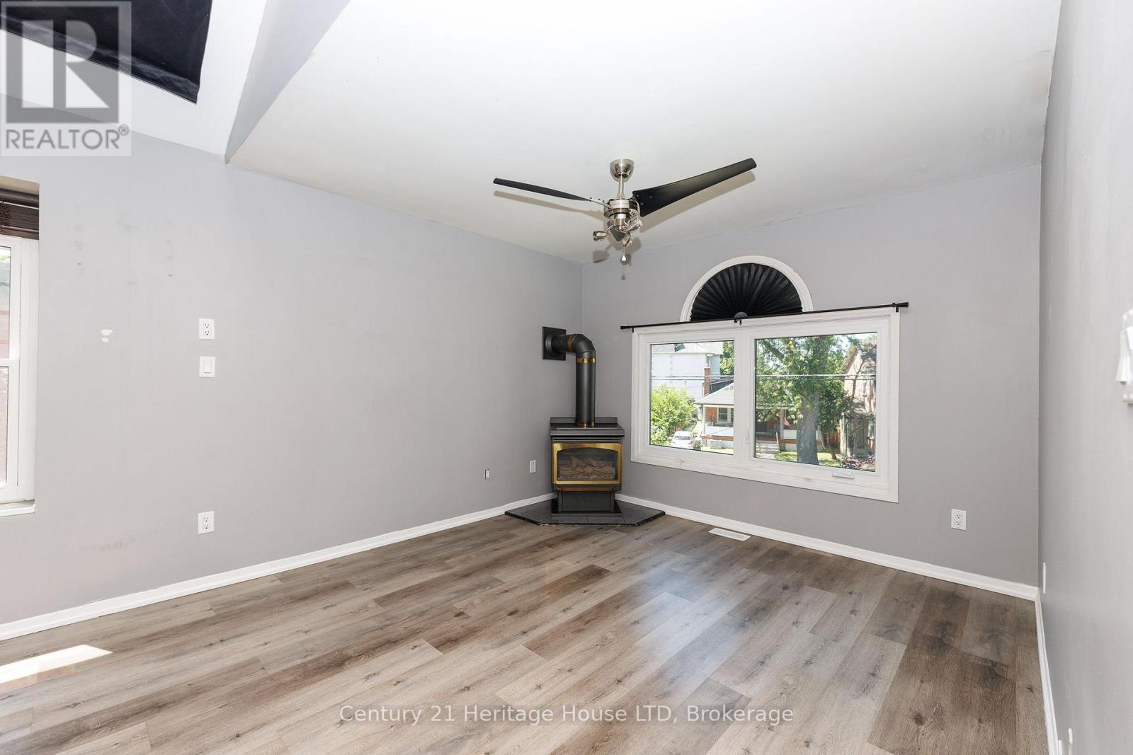 164 Lake Street, St. Catharines, Ontario  L2R 5Y7 - Photo 4 - X13685044