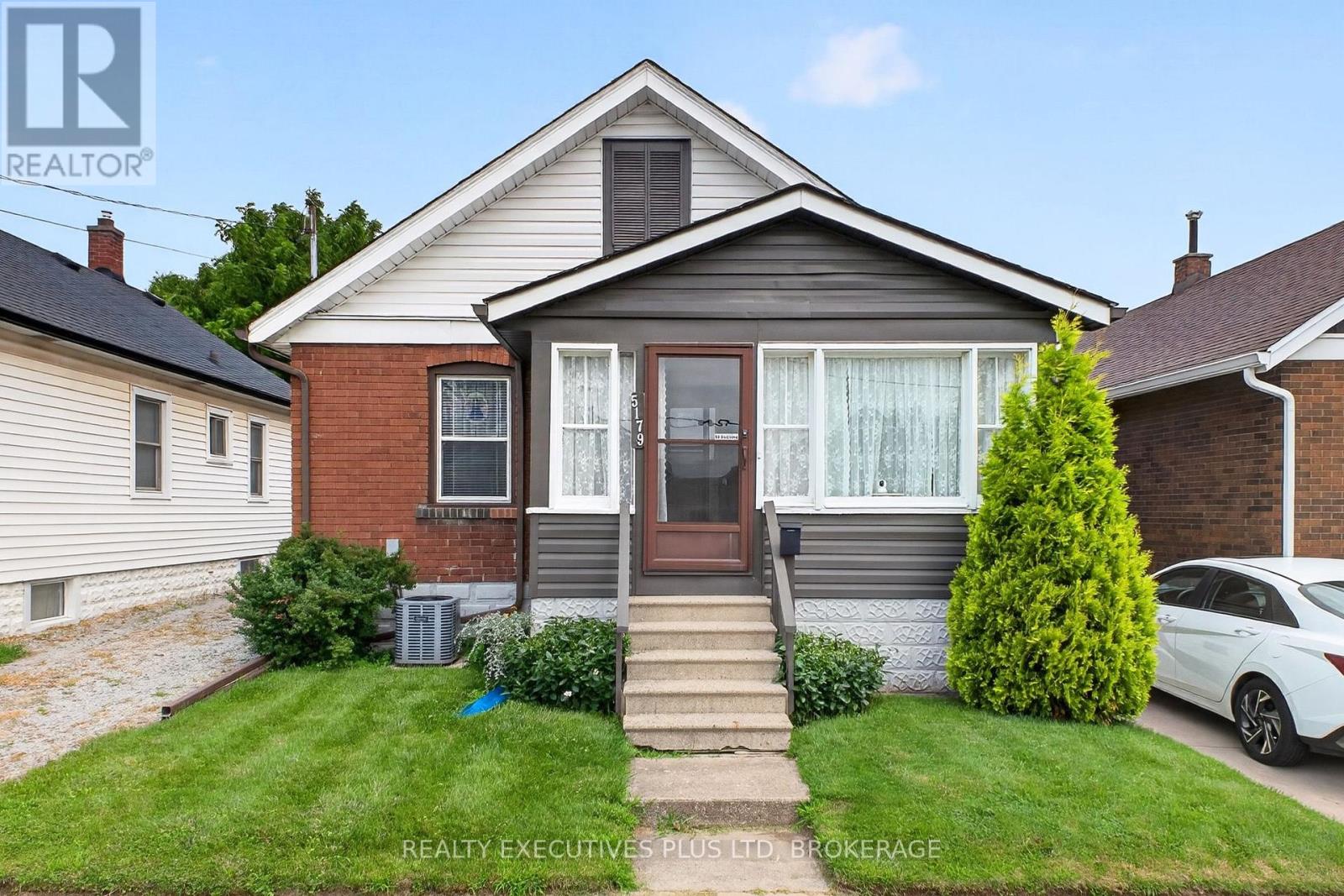 5179 HURON STREET, Niagara Falls, Ontario