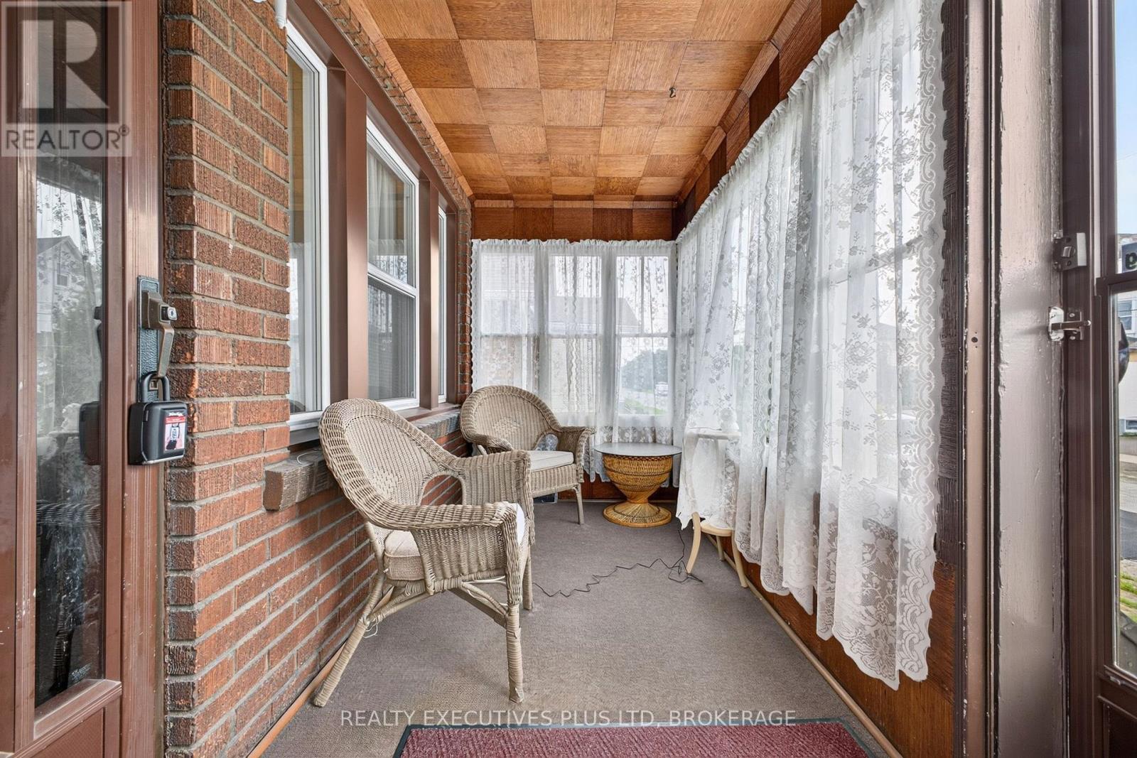 5179 Huron Street, Niagara Falls, Ontario  L2E 2K2 - Photo 4 - X13685976