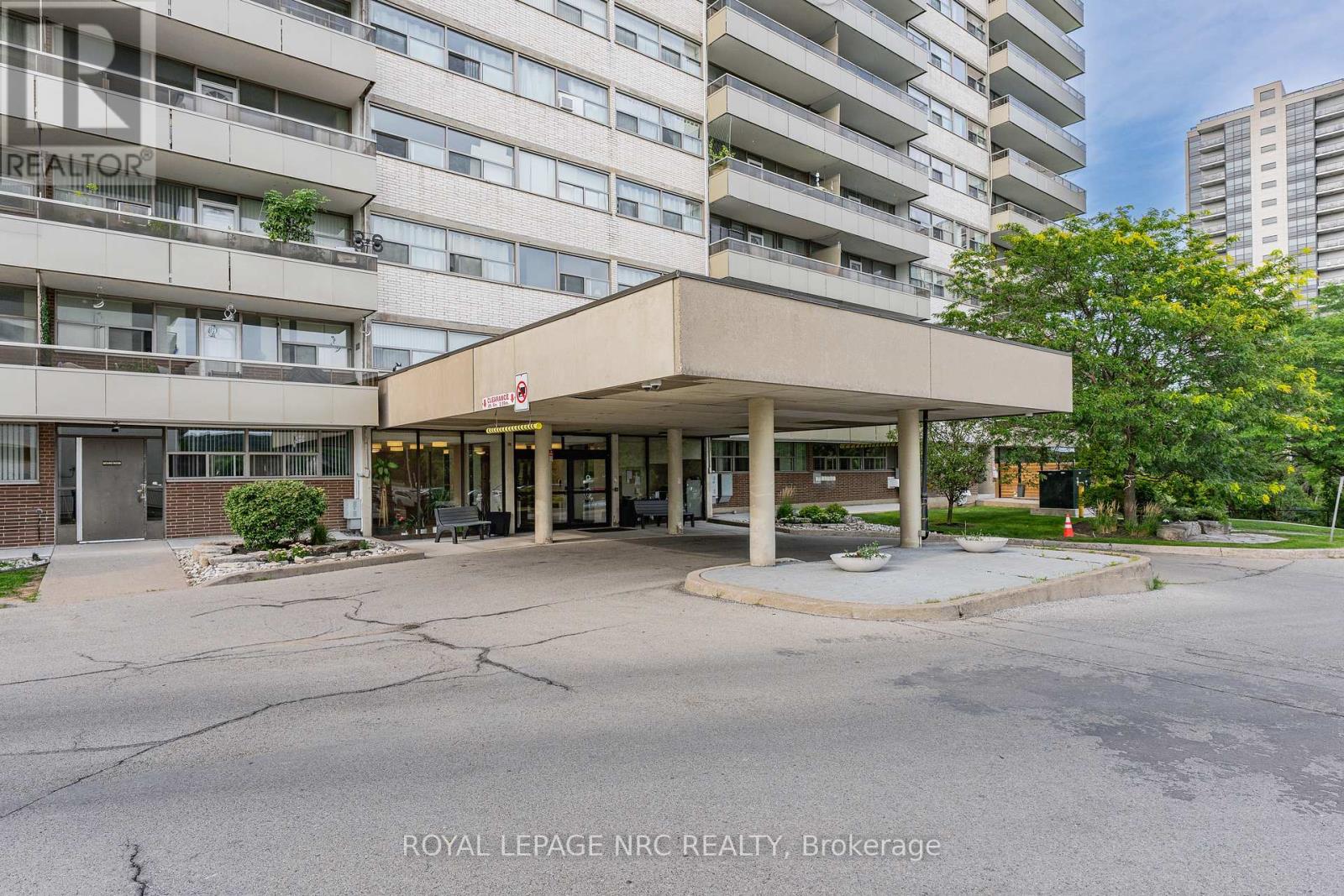 1510 - 215 Glenridge Avenue, St. Catharines, Ontario  L2T 3J7 - Photo 3 - X13686006