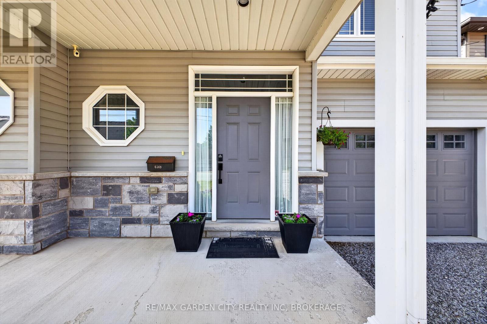 6569 Frederica Street, Niagara Falls, Ontario  L2G 1E1 - Photo 2 - X13686438