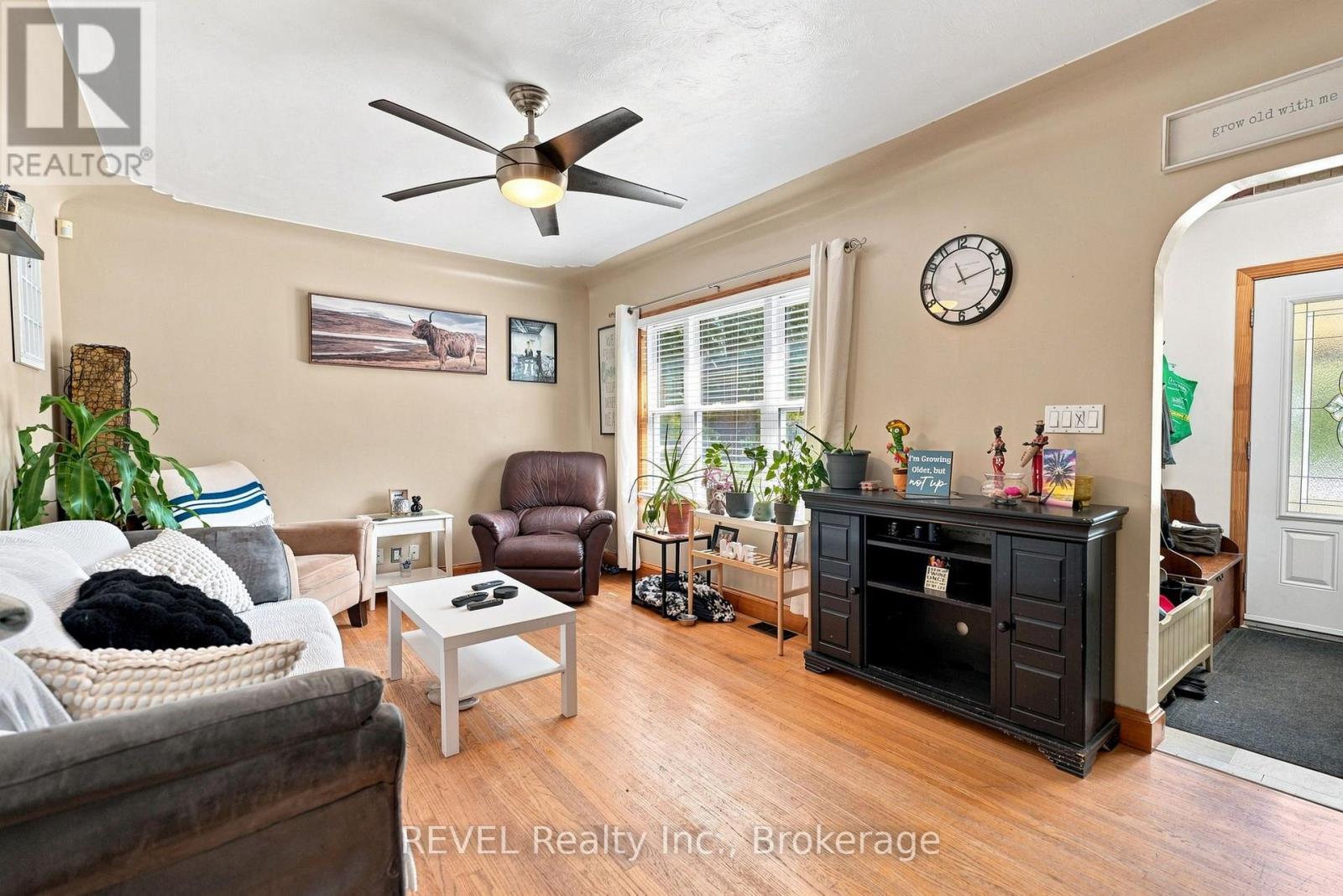 5699 Montrose Road, Niagara Falls, Ontario  L2H 1K9 - Photo 10 - X13686744
