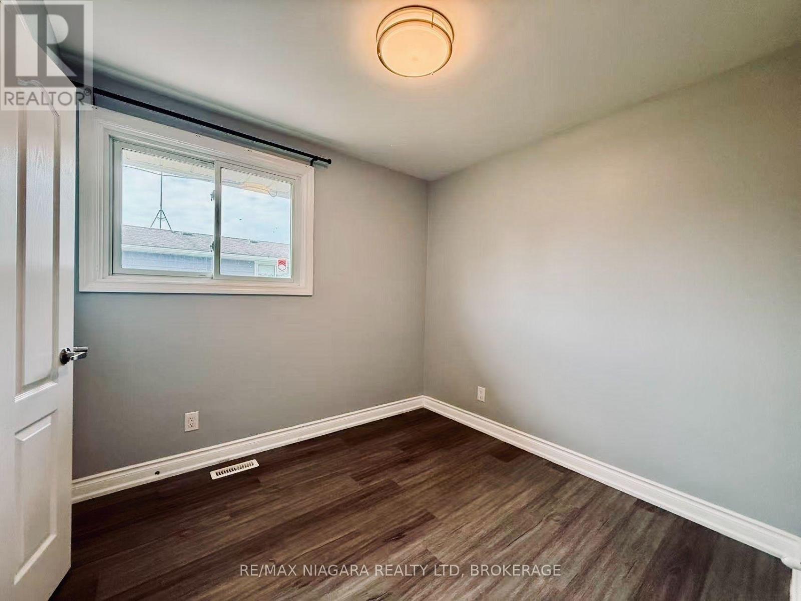 3102 Ussher Street, Niagara Falls, Ontario  L2G 6M2 - Photo 12 - X13687020