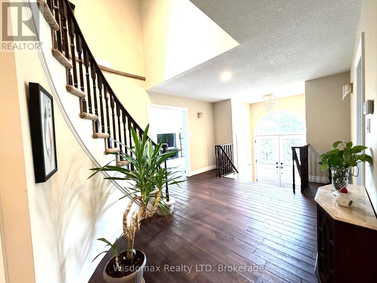 12 Sundrop Court, Hamilton, Ontario  L9K 1G5 - Photo 4 - X13687580