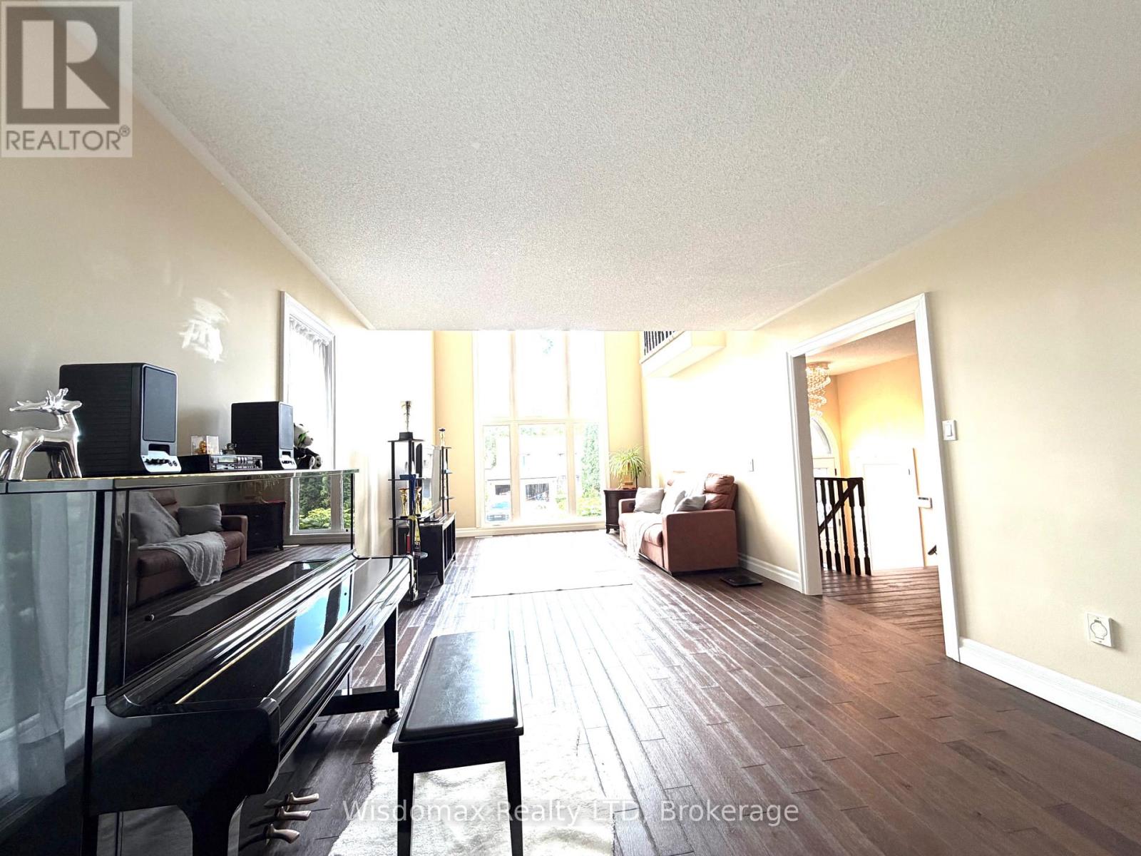 12 Sundrop Court, Hamilton, Ontario  L9K 1G5 - Photo 8 - X13687580