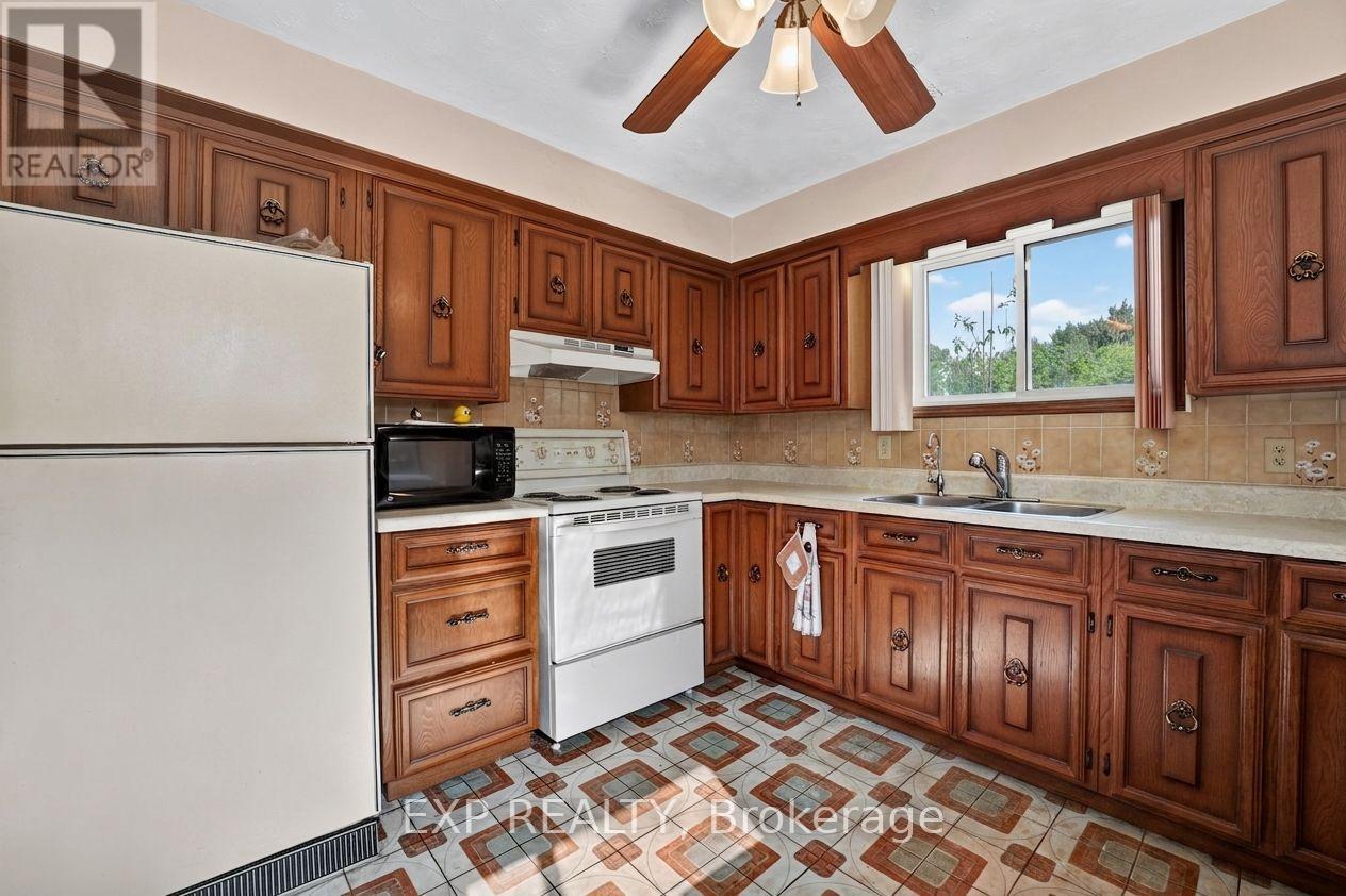 1370 Pound Avenue, Fort Erie, Ontario  L2A 6A3 - Photo 30 - X13689298