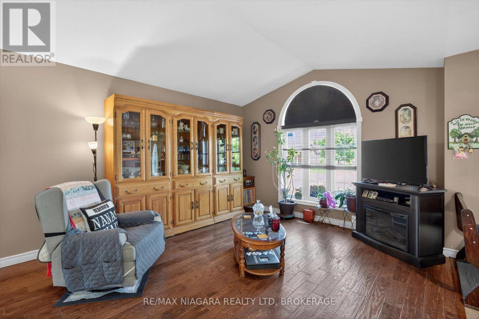 4457 Kathleen Crescent, Niagara Falls, Ontario  L2H 3H8 - Photo 4 - X13689902