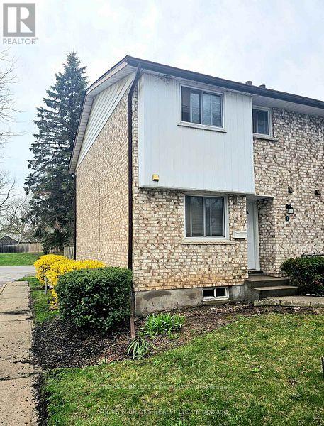 1 - 5815 Swayze Drive, Niagara Falls, Ontario  L2J 3W3 - Photo 2 - X13689982