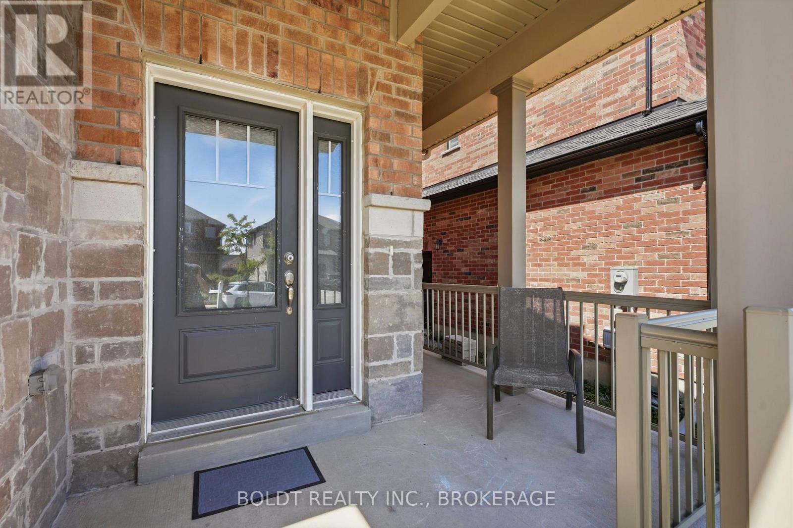 85 Homestead Way, Thorold, Ontario  L2V 0J8 - Photo 2 - X13690078