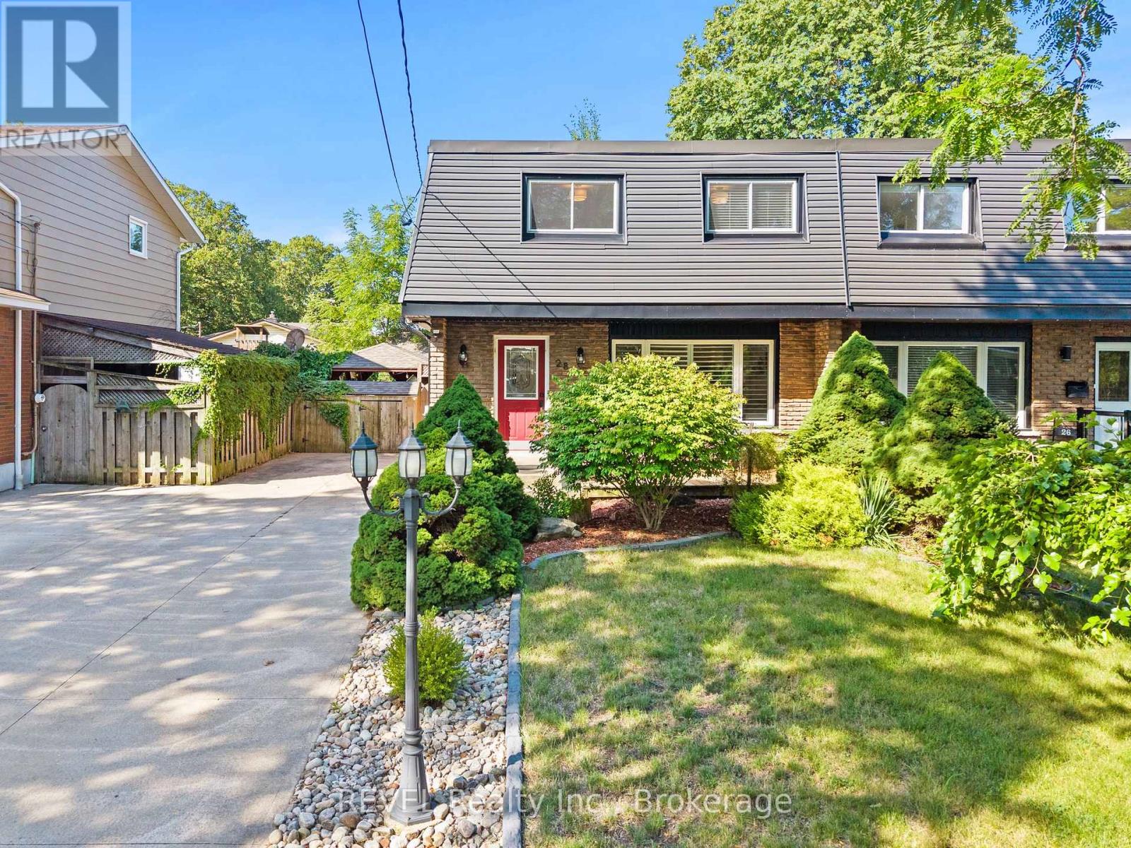 28 Black Knight Road, St. Catharines, Ontario  L2N 3C1 - Photo 3 - X13691038