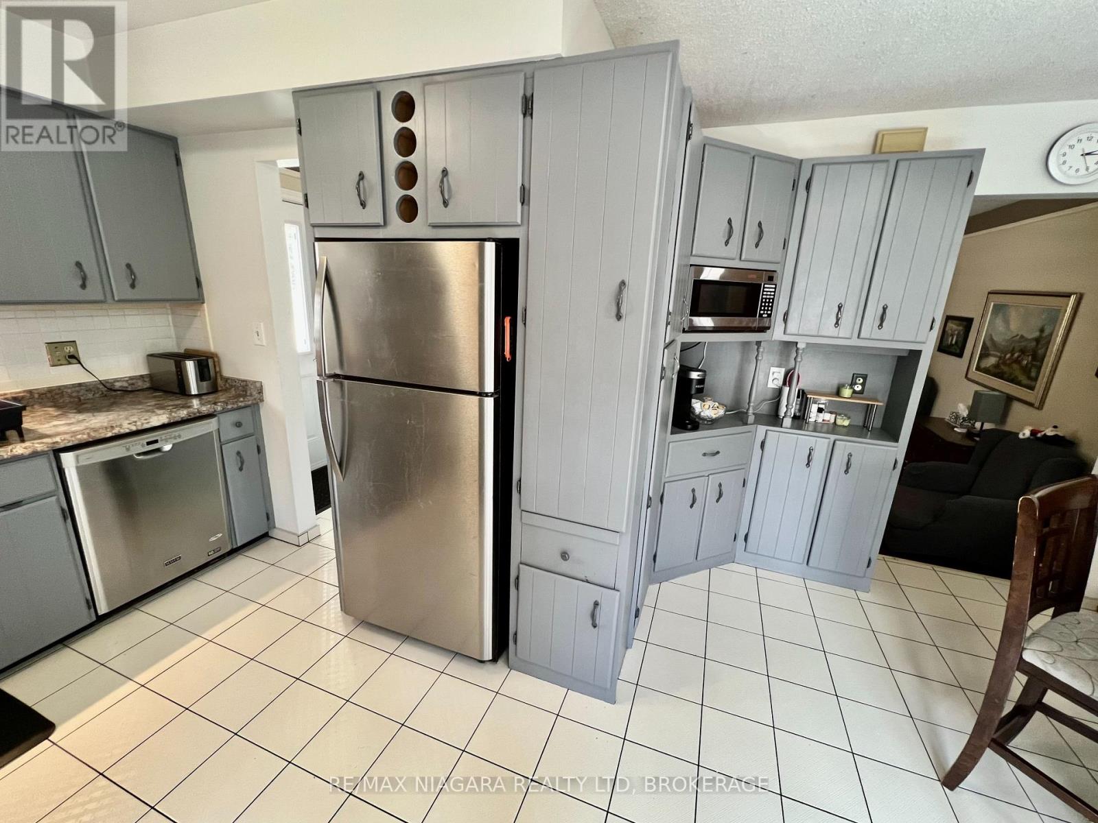 6196 Kirkland Drive, Niagara Falls, Ontario  L2H 2A6 - Photo 13 - X13691292