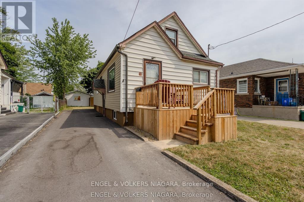 61 HAMILTON STREET, St. Catharines, Ontario