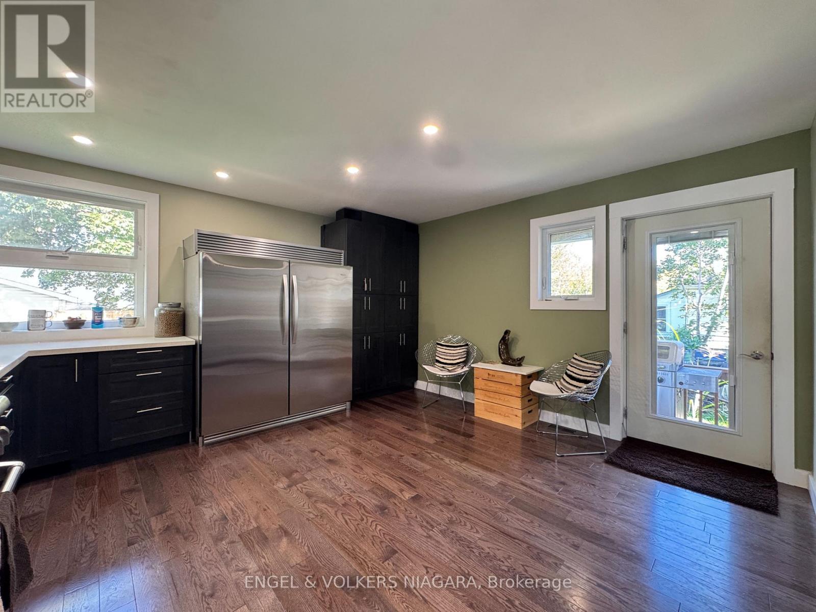 61 Hamilton Street, St. Catharines, Ontario  L2S 1K8 - Photo 10 - X13691588