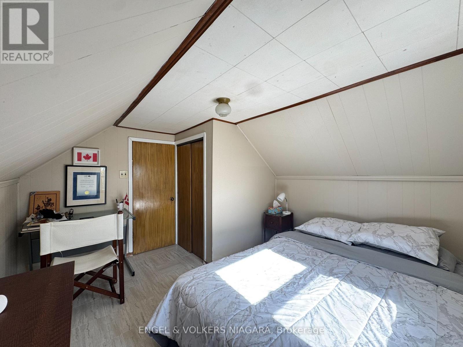 61 Hamilton Street, St. Catharines, Ontario  L2S 1K8 - Photo 4 - X13691588